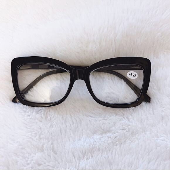 Stylens Accessories - Leila Black Cateye Oversized Reader Glasses